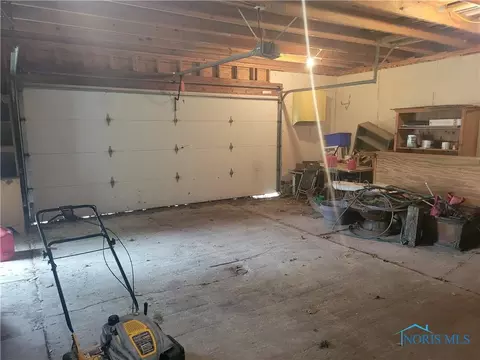 523 S Simon St, Ada, OH 45810 photo 32