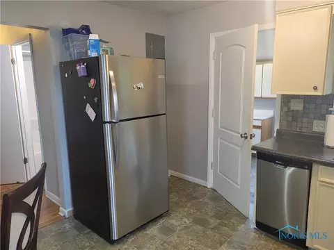 523 S Simon St, Ada, OH 45810 photo 7