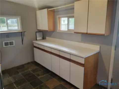 523 S Simon St, Ada, OH 45810 photo 8