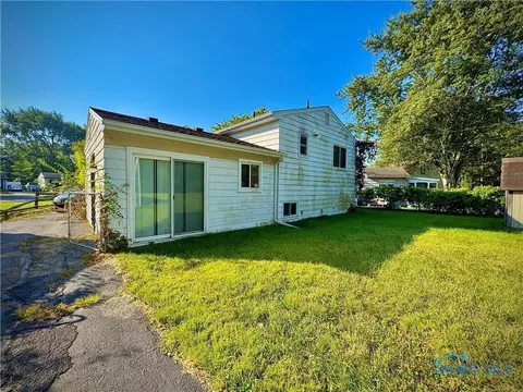 Exterior - 4132 Redondo Ave, Toledo, OH 43607 photo 4 of 4