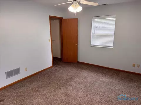 1621 Colonial Ln, Bryan, OH 43506 photo 8