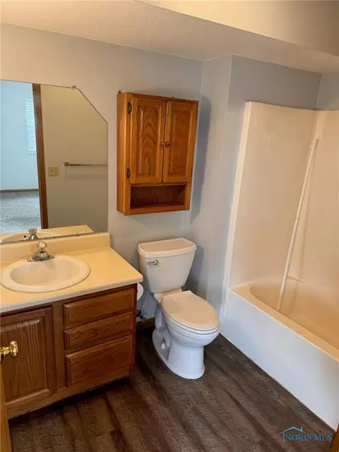 1621 Colonial Ln, Bryan, OH 43506 photo 9