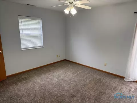 1621 Colonial Ln, Bryan, OH 43506 photo 7