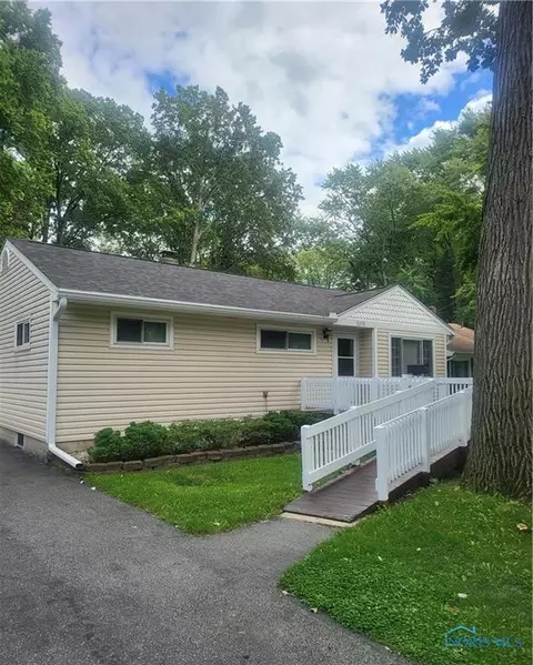5370 Yermo Dr, Toledo, OH 43613