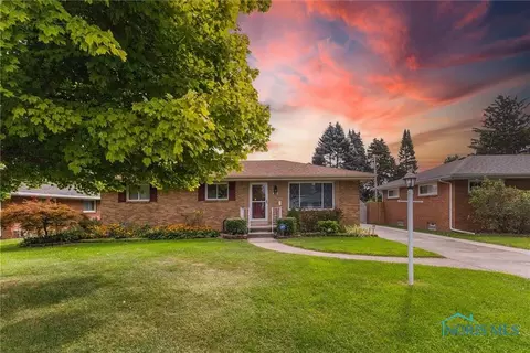 5162 Ketukkee Trl, Toledo, OH 43611