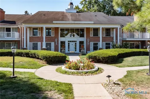 5679 Monroe Street St #214, Sylvania, OH 43560