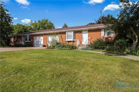 718 Vine Ave, Lakeside Marblehead, OH 43440