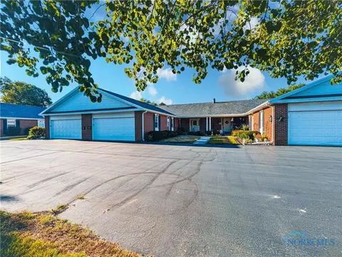 1401 Van Buren St #U24, Fostoria, OH 44830