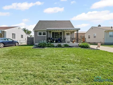 4608 282nd St, Toledo, OH 43611