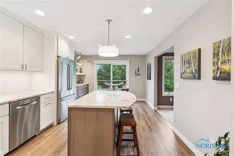 4335 Crystal Ridge Dr E, Maumee, OH 43537 photo 9