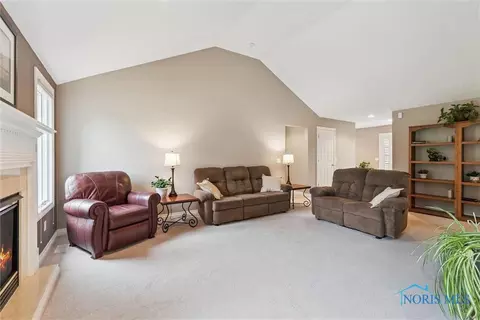 4335 Crystal Ridge Dr E, Maumee, OH 43537 photo 11