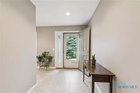 4335 Crystal Ridge Dr E, Maumee, OH 43537 photo 4