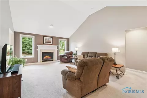 4335 Crystal Ridge Dr E, Maumee, OH 43537 photo 10