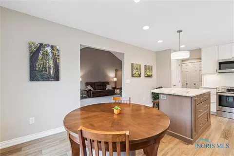 4335 Crystal Ridge Dr E, Maumee, OH 43537 photo 6