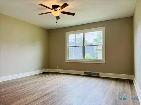 1333 Avondale Ave, Toledo, OH 43607 photo 8