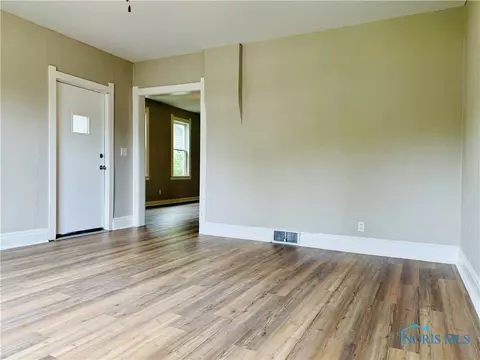1333 Avondale Ave, Toledo, OH 43607 photo 9