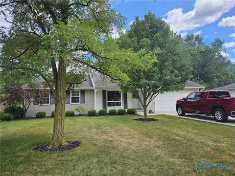 1211 Powell View Dr, Defiance, OH 43512