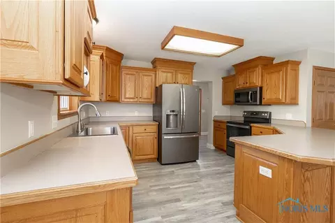 5771 Bermuda Dr, Walbridge, OH 43465 photo 12