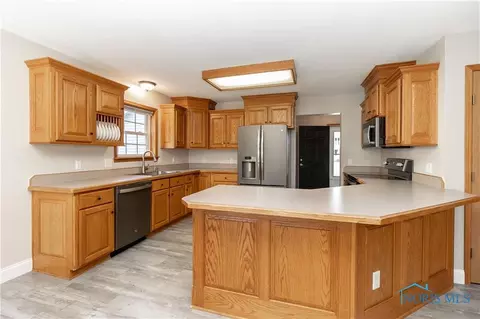 5771 Bermuda Dr, Walbridge, OH 43465 photo 11