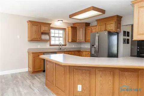 5771 Bermuda Dr, Walbridge, OH 43465 photo 14