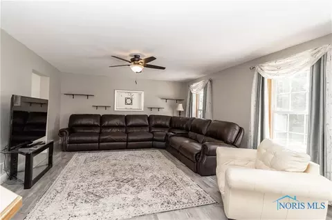 5771 Bermuda Dr, Walbridge, OH 43465 photo 10