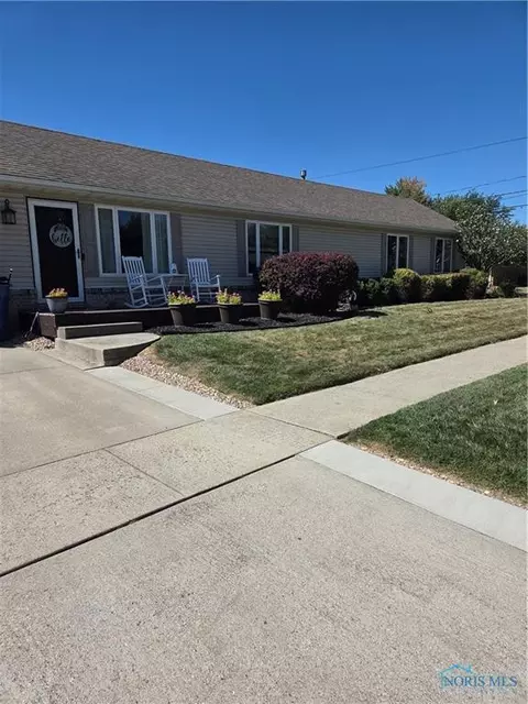 570 S Stephen St, Oregon, OH 43616