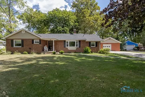 340 Park Dr, Luckey, OH 43443
