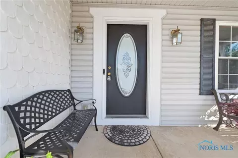 5694 Bermuda Dr, Walbridge, OH 43465 photo 4
