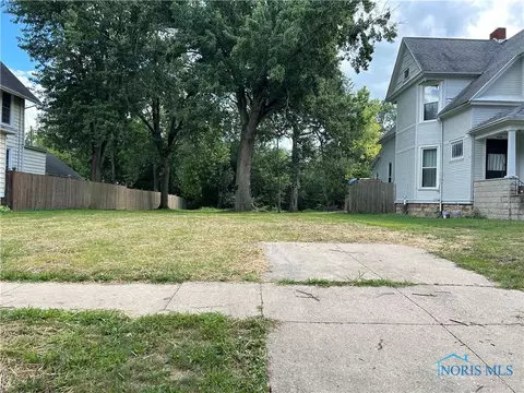 1015 Hayes Ave, Fremont, OH 43420
