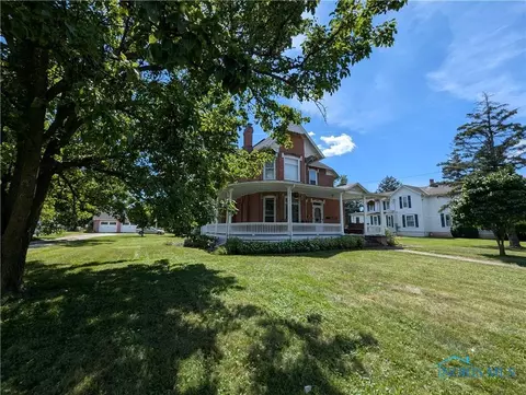 147 E Water St, Oak Harbor, OH 43449