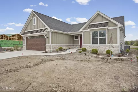 4334 Post Office Cir, Maumee, OH 43537