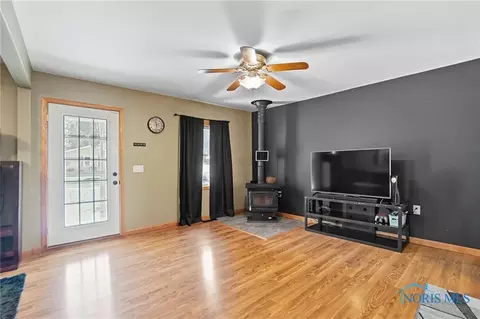236 E Perrin Ave, Mccomb, OH 45858 photo 6