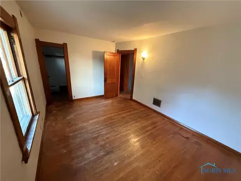 Bedroom - 616 E Park St, Toledo, OH 43608 photo 2 of 2