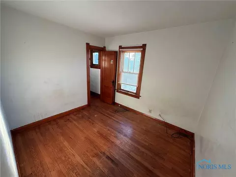 Bedroom - 616 E Park St, Toledo, OH 43608 photo 1 of 2
