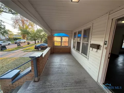 Exterior - 616 E Park St, Toledo, OH 43608 photo 3 of 4