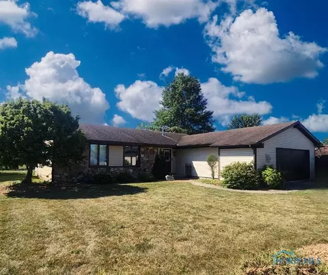 1275 Pinehurst Dr, Defiance, OH 43512