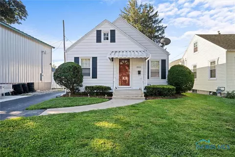 2511 Ivy Pl, Toledo, OH 43613