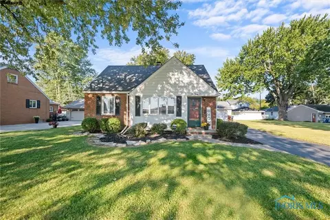 422 S Fargo St, Oregon, OH 43616