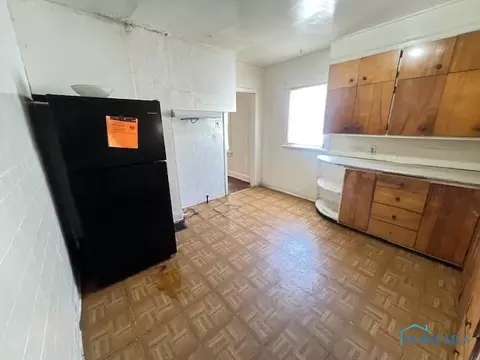 Kitchen - 532 Spring St, Toledo, OH 43608 photo 3 of 3