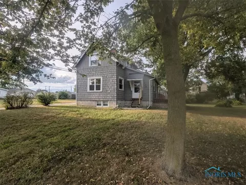 134 E South St, Wayne, OH 43466