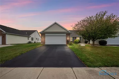 27743 Schriber St, Walbridge, OH 43465