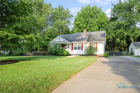 5111 Silica Dr, Sylvania, OH 43560