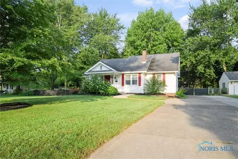 5111 Silica Dr, Sylvania, OH 43560