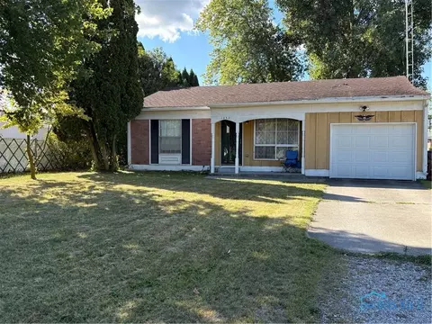 1032 E Madison St, Montpelier, OH 43543