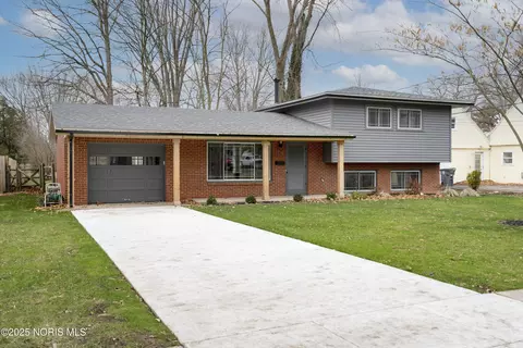 1016 Walnut St, Perrysburg, OH 43551