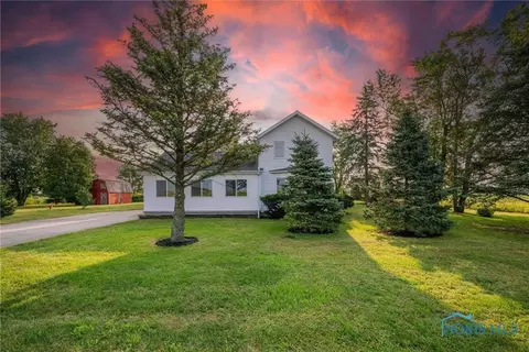 1102 N Fulton Lucas Rd, Swanton, OH 43558