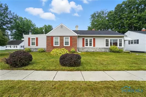 97 Seneca St, Tiffin, OH 44883