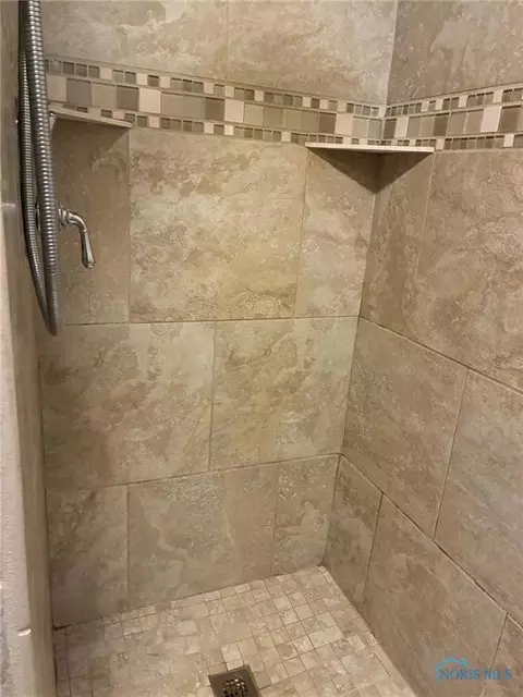 Bath - 107 Shaffer Blvd, Bryan, OH 43506 photo 6 of 6