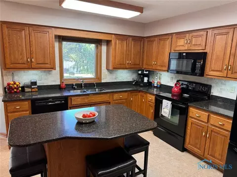 Kitchen - 107 Shaffer Blvd, Bryan, OH 43506 photo 2 of 2