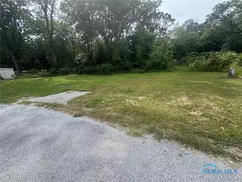 419 N Holland Sylvania Rd, Toledo, OH 43615
